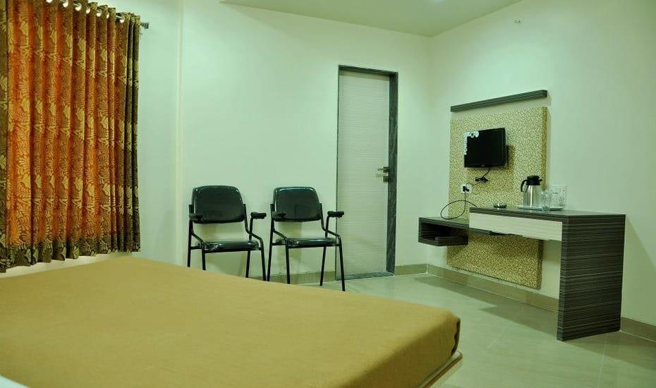 Sandesh Resort Wai Extérieur photo
